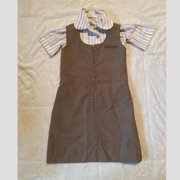 VINTAGE RARE 1973 GIRL SCOUTS BROWNIES UNIFORM! - Picture 1 of 10